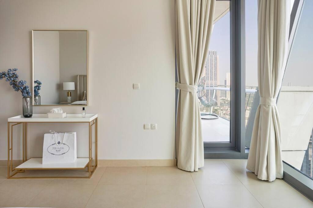 ドバイLarbi Breathtaking Burj And Fountain View Luxurious 2 Bedアパートメント エクステリア 写真